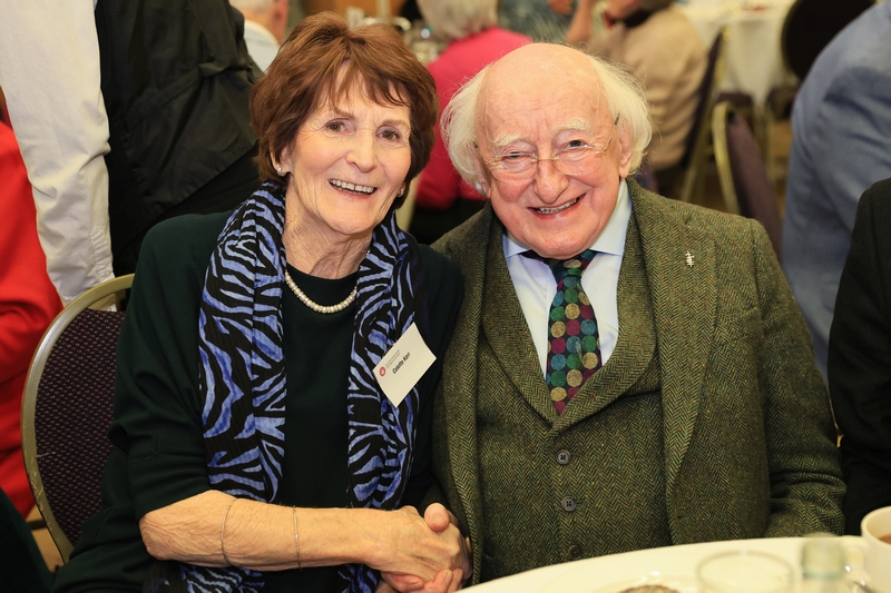 UniAlumni-2073800.jpg (0.4 MB)