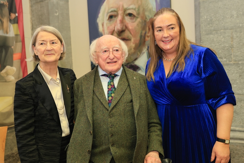 UniAlumni-2126800.jpg (0.4 MB)