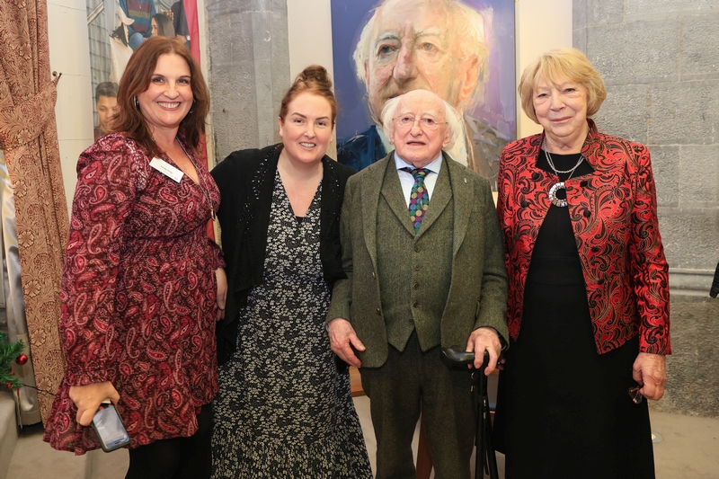 UniAlumni-2240800.jpg (0.4 MB)