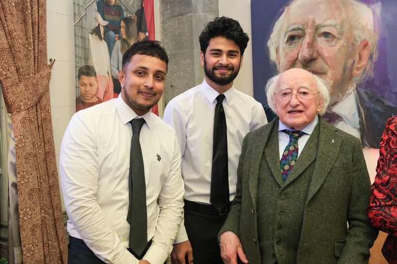 UniAlumni-2248800.jpg (0.4 MB)