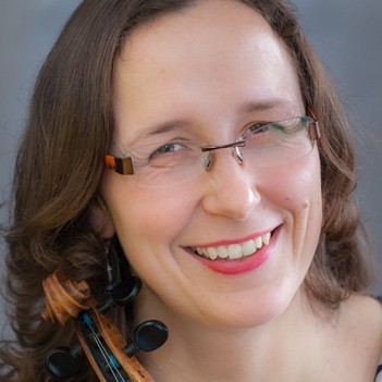 Dr Anna Falkenau