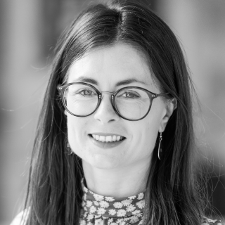 An Dr Ailbhe Nic Giolla Chomhaill