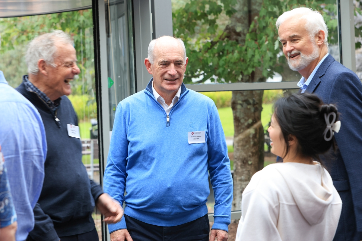 UniAlumni-28881200.jpg (0.7 MB)