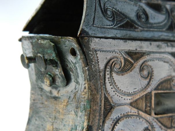 Heavy wear from prolonged use of the Bobbio Reliquary (c. AD600) (reproduced with kind permission of Museo dell’Abbazia di Bobbio)