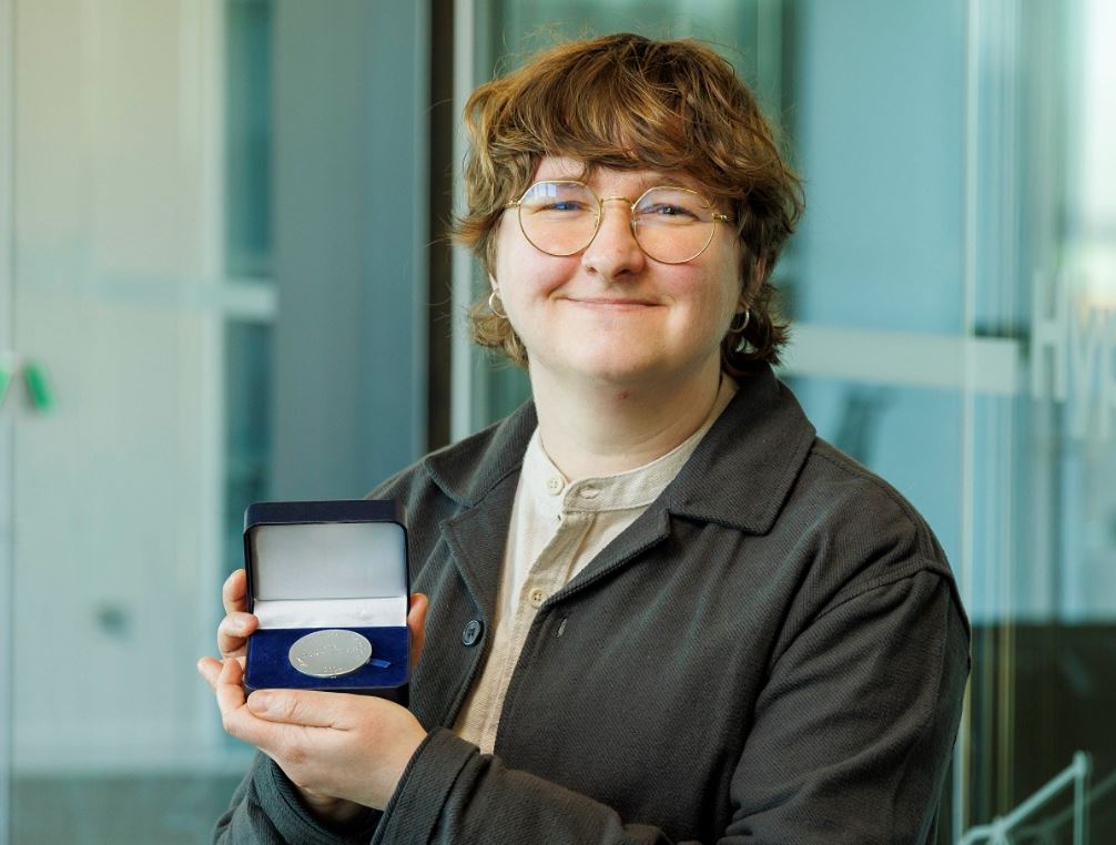 Aoife with Award